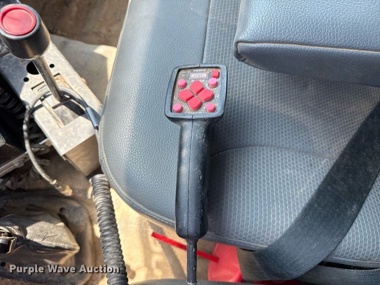 image for item EG8096 2011 Ford F750 Super Duty dump truck