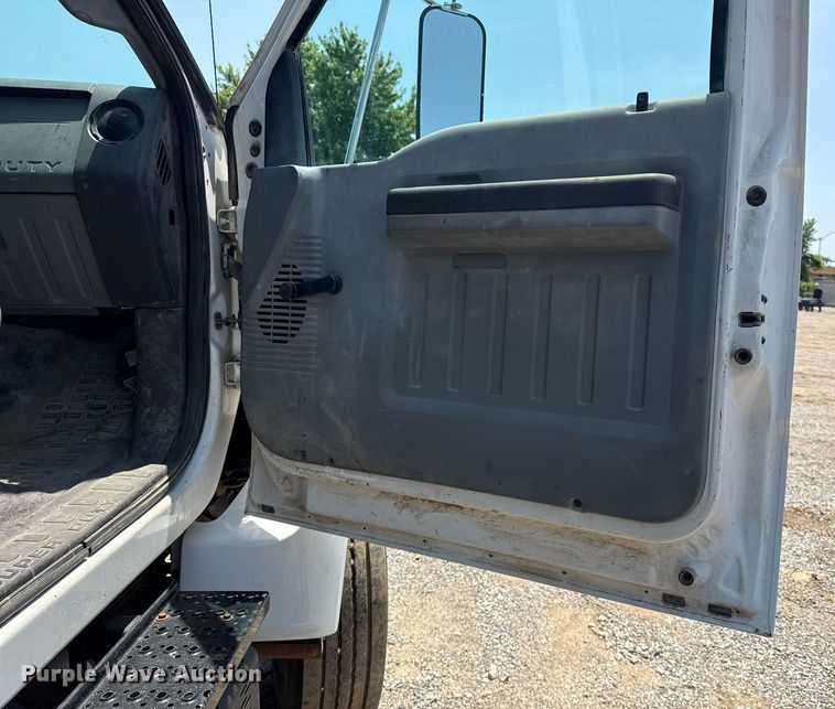 image for item EG8096 2011 Ford F750 Super Duty dump truck