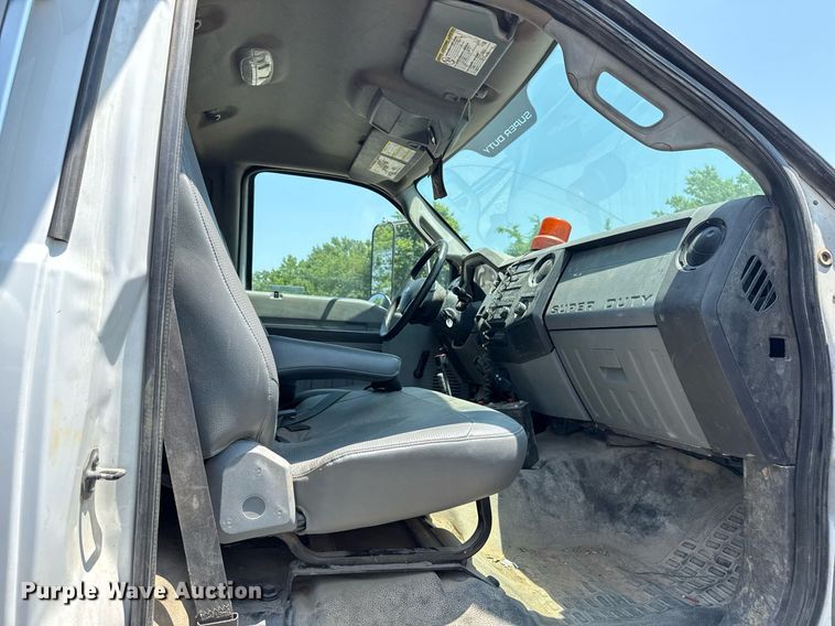 image for item EG8096 2011 Ford F750 Super Duty dump truck