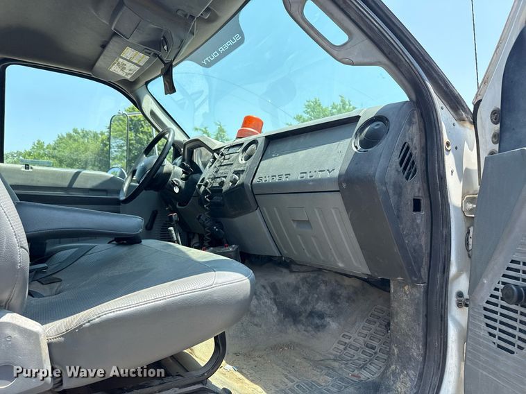 image for item EG8096 2011 Ford F750 Super Duty dump truck