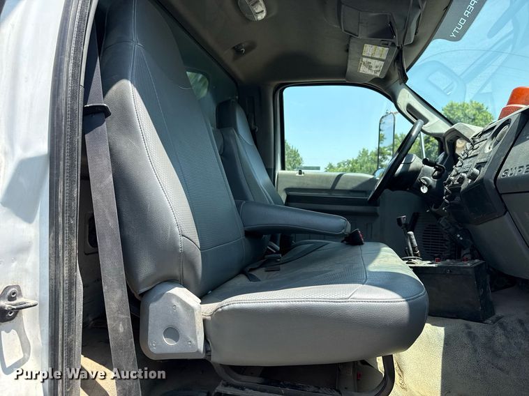 image for item EG8096 2011 Ford F750 Super Duty dump truck