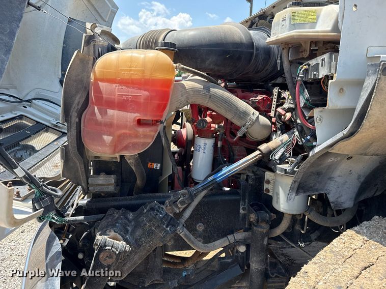 image for item EG8096 2011 Ford F750 Super Duty dump truck