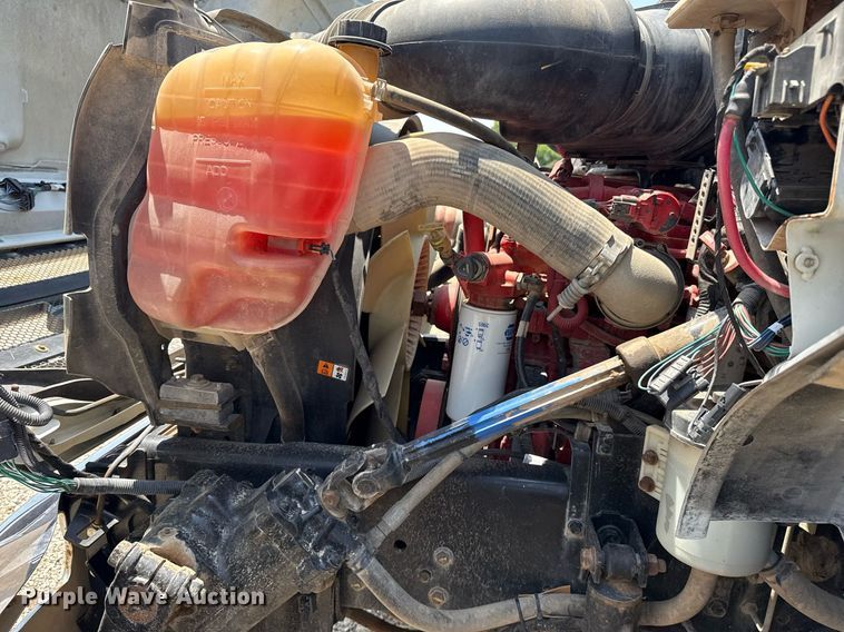 image for item EG8096 2011 Ford F750 Super Duty dump truck