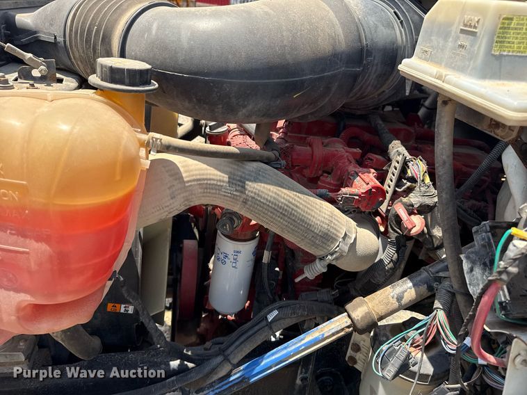 image for item EG8096 2011 Ford F750 Super Duty dump truck