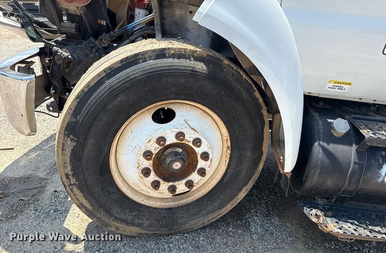 image for item EG8096 2011 Ford F750 Super Duty dump truck