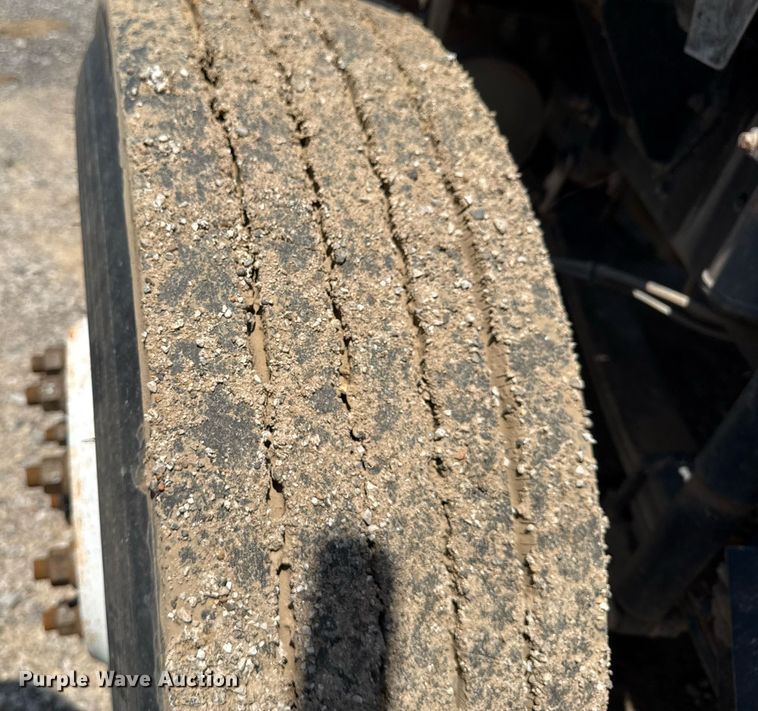 image for item EG8096 2011 Ford F750 Super Duty dump truck