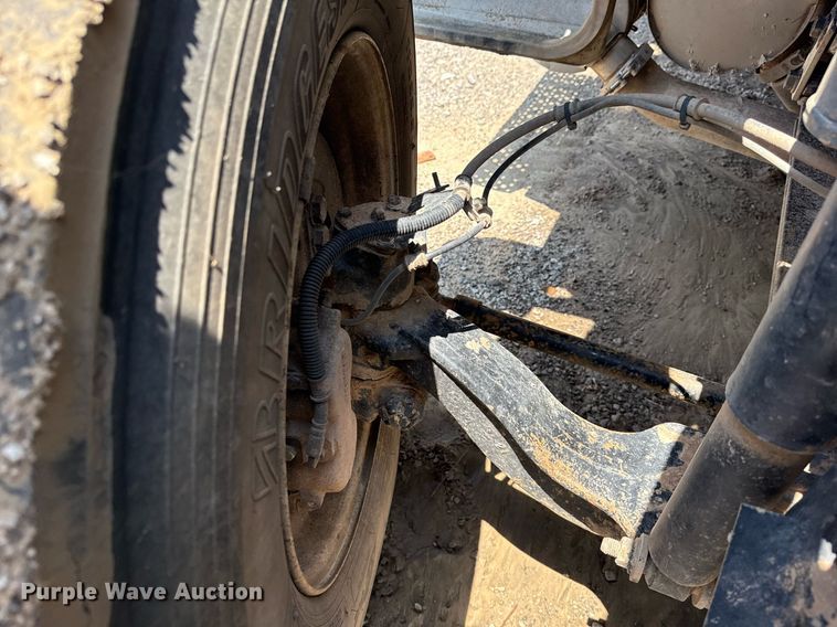 image for item EG8096 2011 Ford F750 Super Duty dump truck