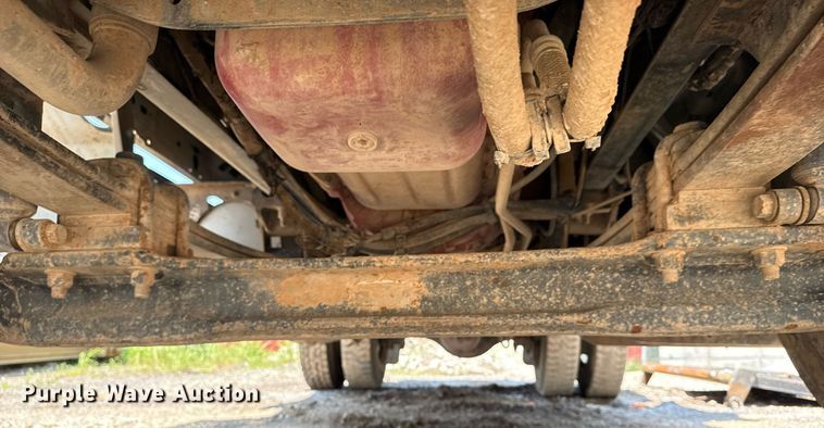 image for item EG8096 2011 Ford F750 Super Duty dump truck