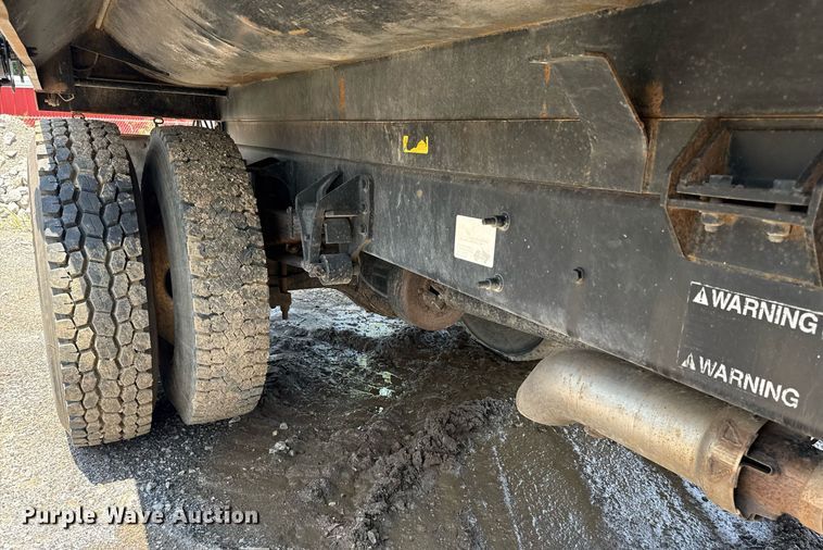 image for item EG8096 2011 Ford F750 Super Duty dump truck