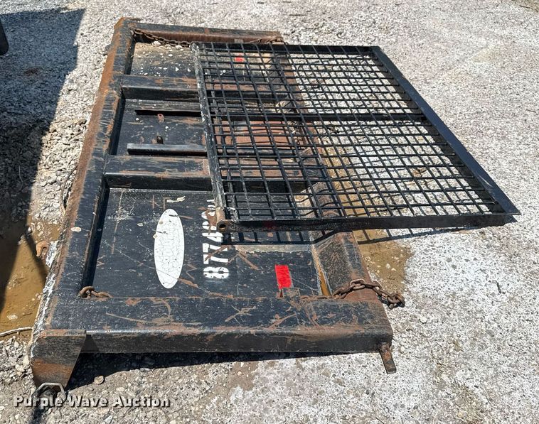 image for item EG8096 2011 Ford F750 Super Duty dump truck