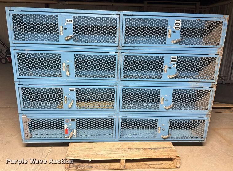 image for item EG8106 (2) metal lockers