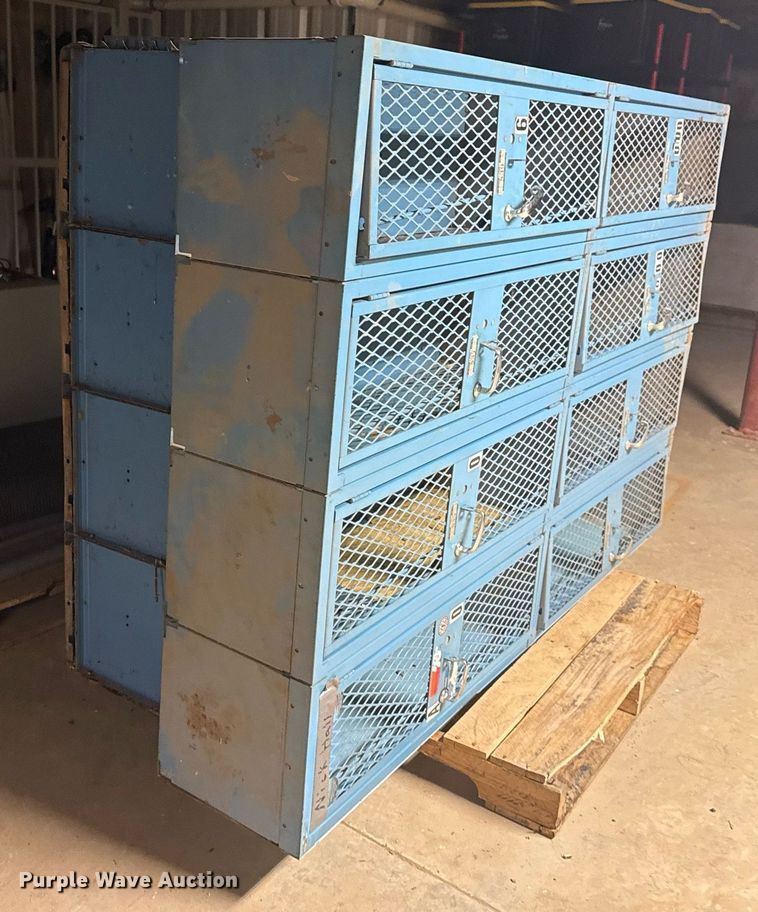 image for item EG8106 (2) metal lockers