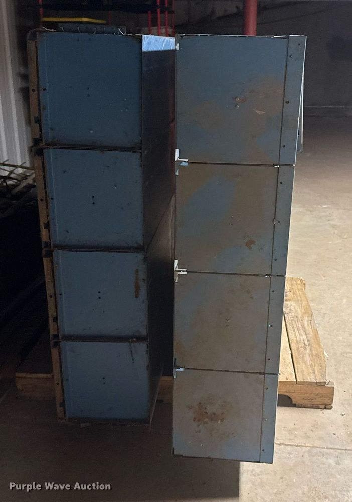 image for item EG8106 (2) metal lockers