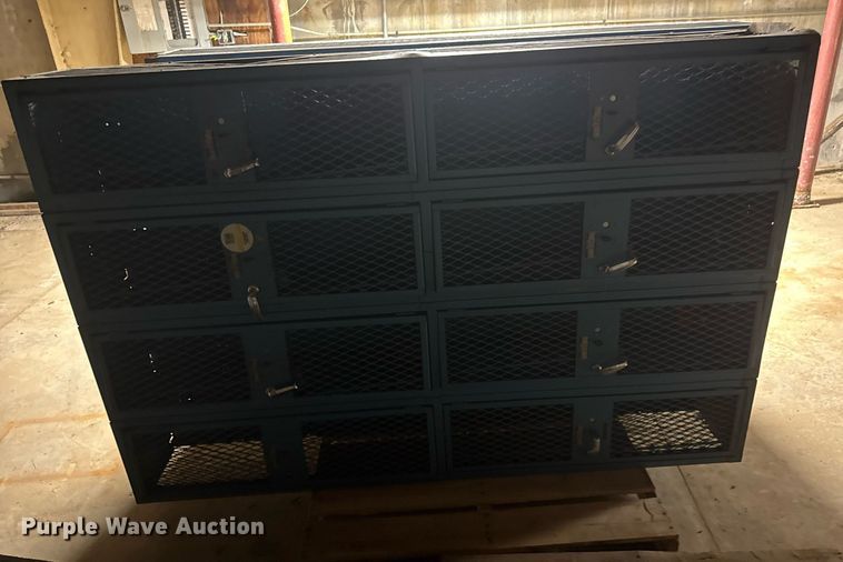 image for item EG8106 (2) metal lockers