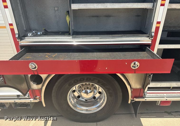 image for item EG8124 2007 Spartan Gladiator pumper fire truck