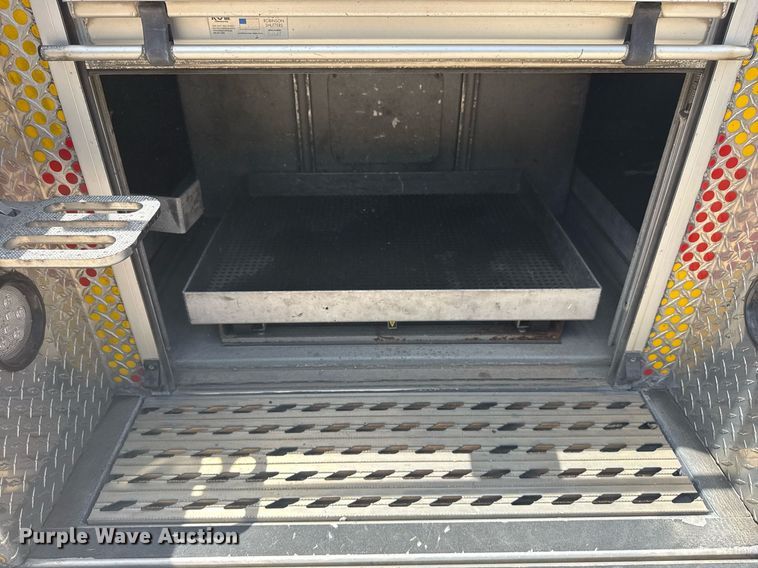 image for item EG8124 2007 Spartan Gladiator pumper fire truck