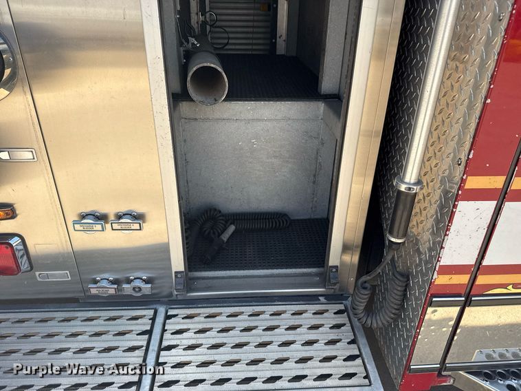 image for item EG8124 2007 Spartan Gladiator pumper fire truck