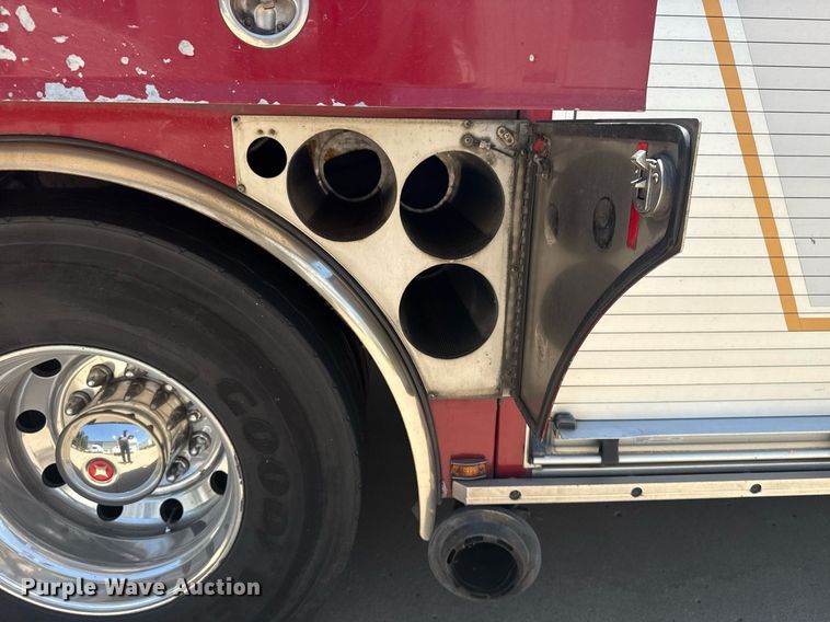 image for item EG8124 2007 Spartan Gladiator pumper fire truck