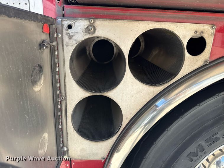 image for item EG8124 2007 Spartan Gladiator pumper fire truck