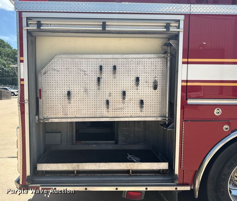 image for item EG8124 2007 Spartan Gladiator pumper fire truck