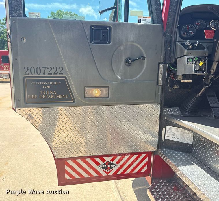 image for item EG8124 2007 Spartan Gladiator pumper fire truck