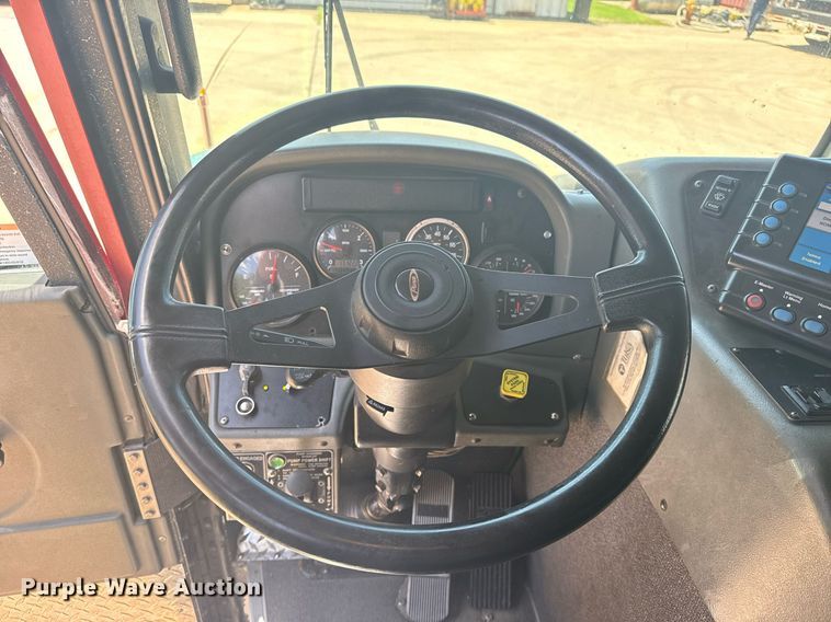 image for item EG8124 2007 Spartan Gladiator pumper fire truck