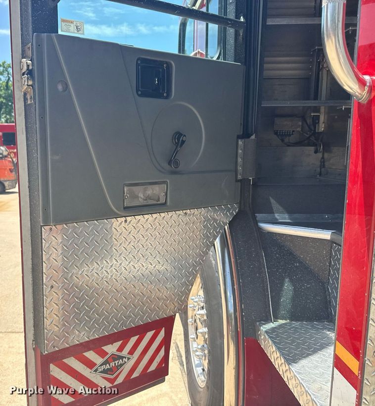 image for item EG8124 2007 Spartan Gladiator pumper fire truck