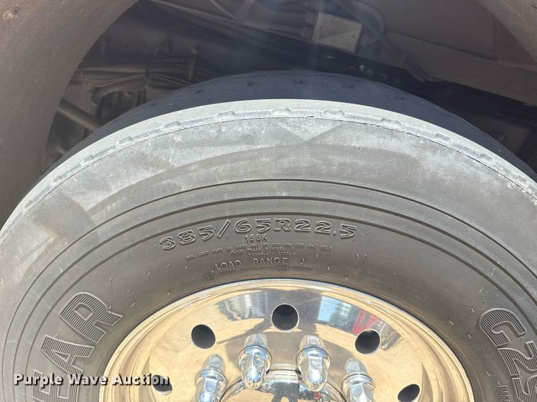 image for item EG8124 2007 Spartan Gladiator pumper fire truck