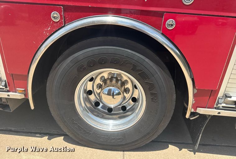 image for item EG8124 2007 Spartan Gladiator pumper fire truck