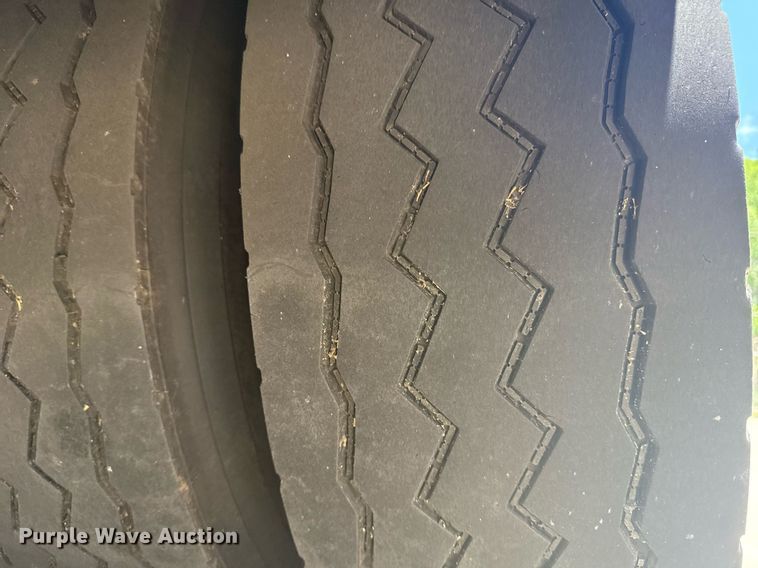 image for item EG8124 2007 Spartan Gladiator pumper fire truck