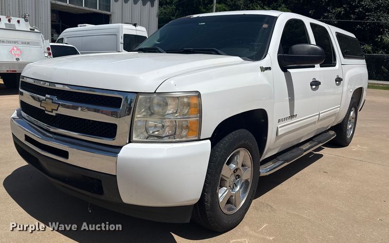 image for item EG8126 2010 Chevrolet Silverado Hybrid Crew Cab pickup truck