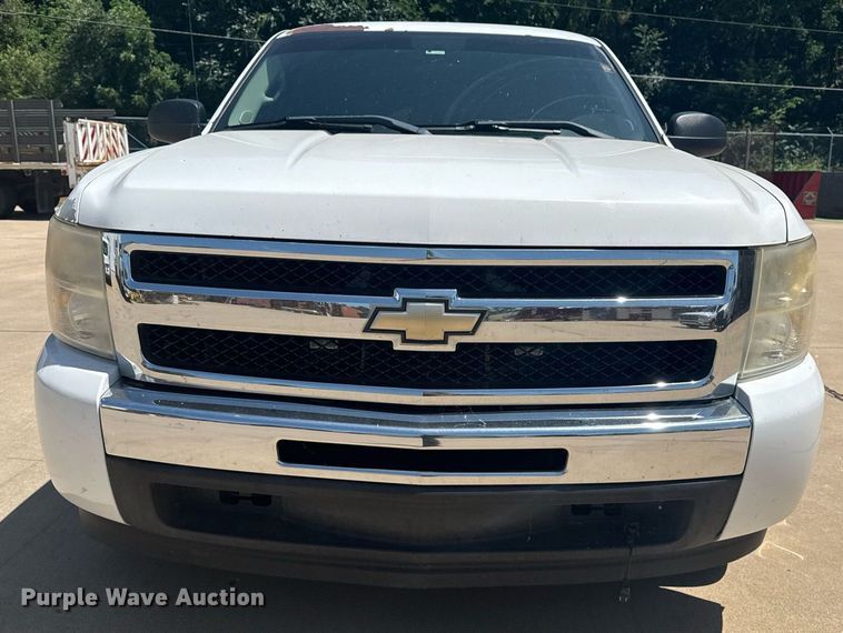 image for item EG8126 2010 Chevrolet Silverado Hybrid Crew Cab pickup truck