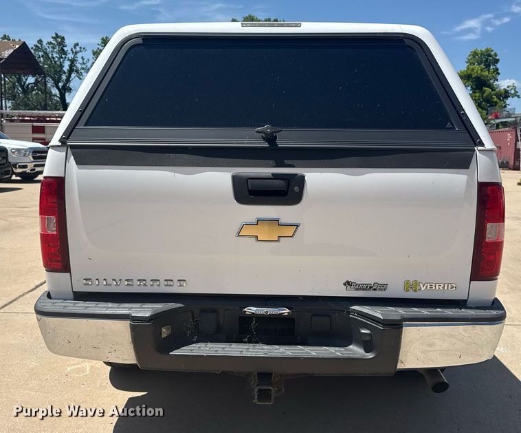 image for item EG8126 2010 Chevrolet Silverado Hybrid Crew Cab pickup truck