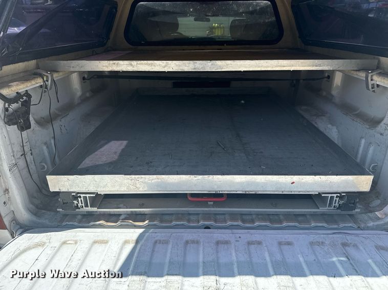 image for item EG8126 2010 Chevrolet Silverado Hybrid Crew Cab pickup truck