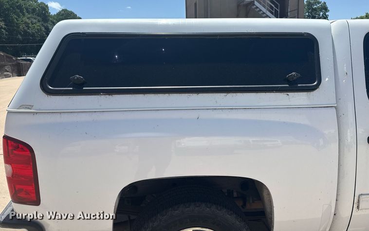 image for item EG8126 2010 Chevrolet Silverado Hybrid Crew Cab pickup truck