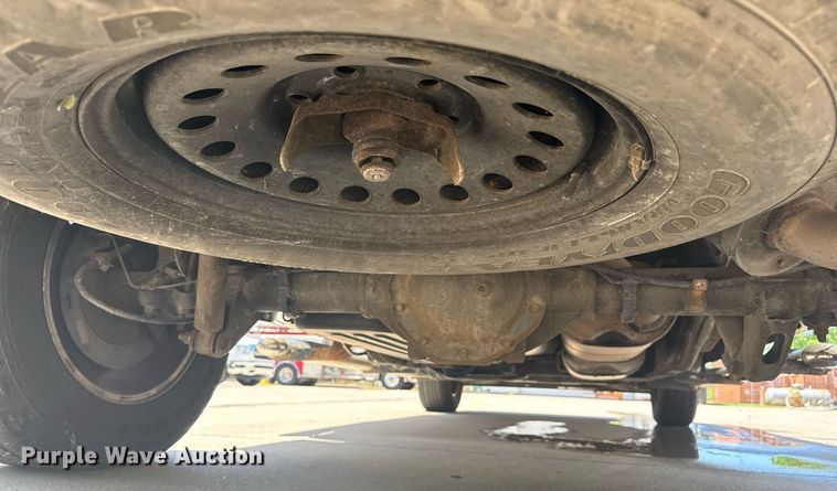 image for item EG8126 2010 Chevrolet Silverado Hybrid Crew Cab pickup truck