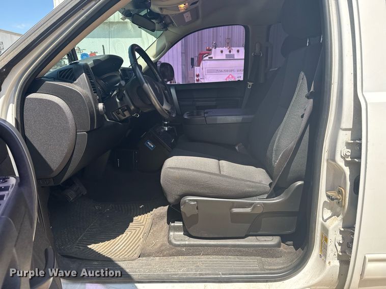 image for item EG8126 2010 Chevrolet Silverado Hybrid Crew Cab pickup truck