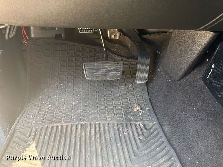 image for item EG8126 2010 Chevrolet Silverado Hybrid Crew Cab pickup truck