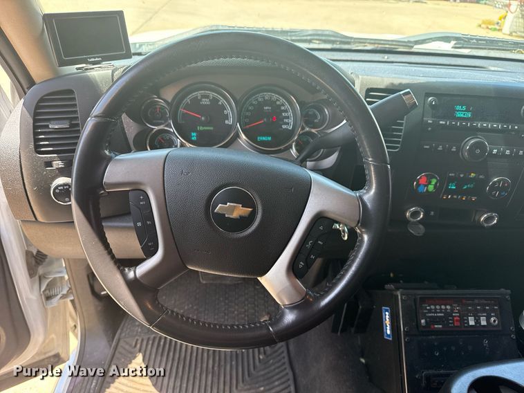 image for item EG8126 2010 Chevrolet Silverado Hybrid Crew Cab pickup truck