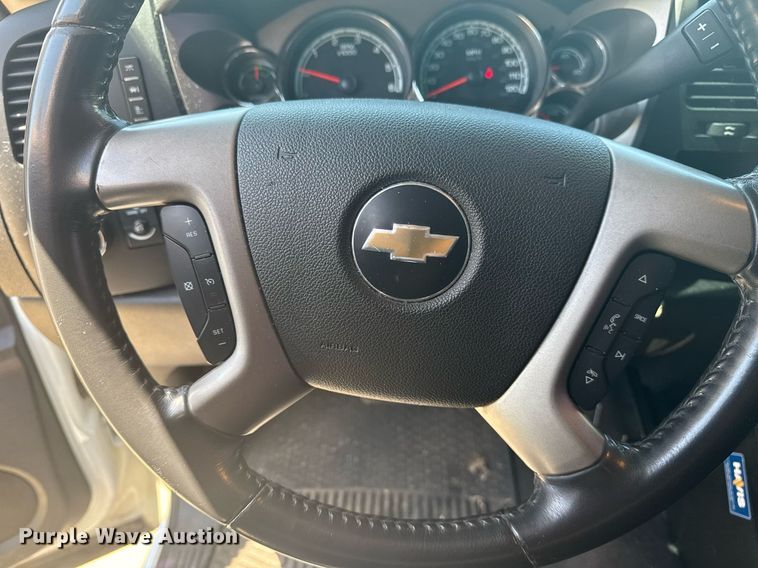 image for item EG8126 2010 Chevrolet Silverado Hybrid Crew Cab pickup truck