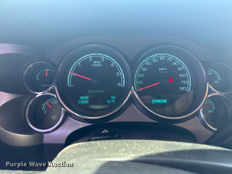 image for item EG8126 2010 Chevrolet Silverado Hybrid Crew Cab pickup truck