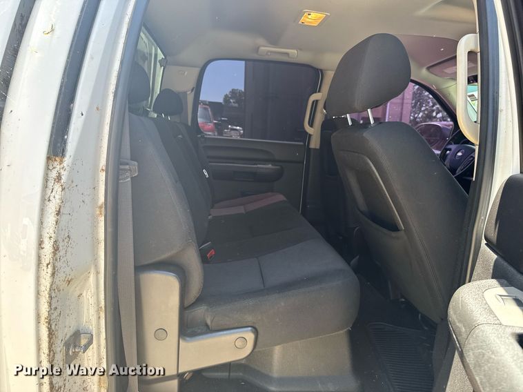 image for item EG8126 2010 Chevrolet Silverado Hybrid Crew Cab pickup truck