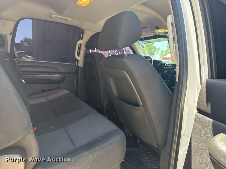 image for item EG8126 2010 Chevrolet Silverado Hybrid Crew Cab pickup truck