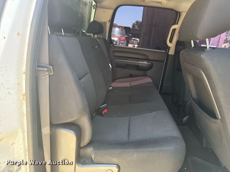 image for item EG8126 2010 Chevrolet Silverado Hybrid Crew Cab pickup truck