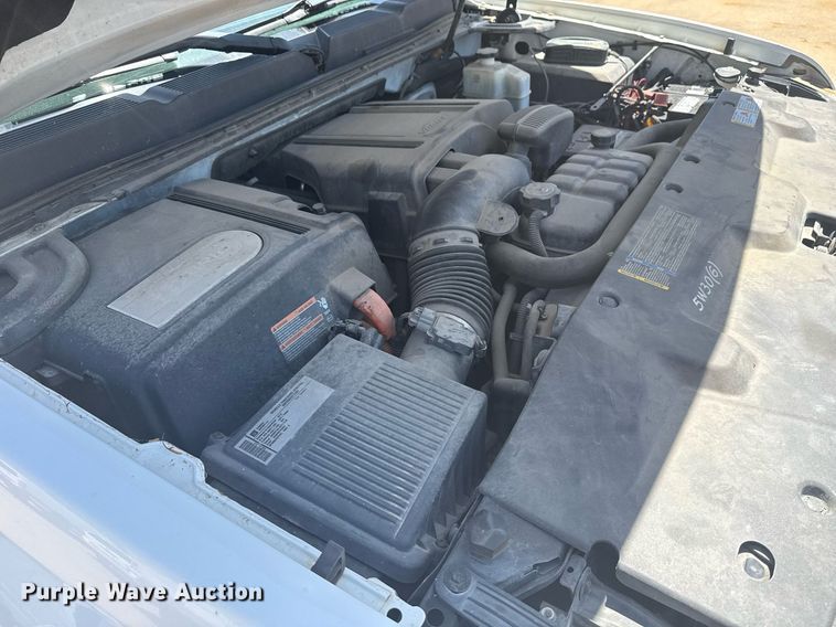 image for item EG8126 2010 Chevrolet Silverado Hybrid Crew Cab pickup truck