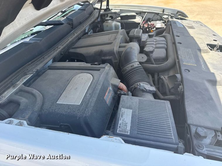 image for item EG8126 2010 Chevrolet Silverado Hybrid Crew Cab pickup truck