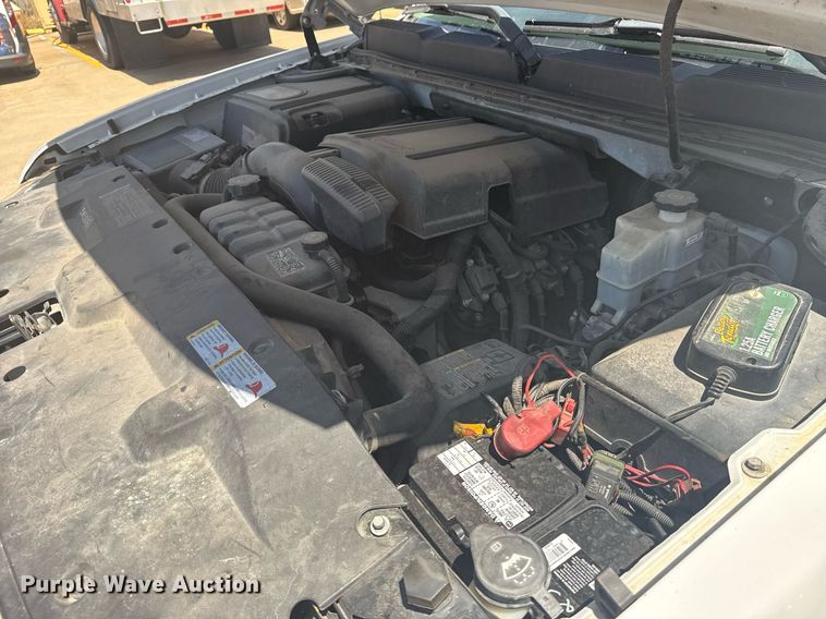 image for item EG8126 2010 Chevrolet Silverado Hybrid Crew Cab pickup truck