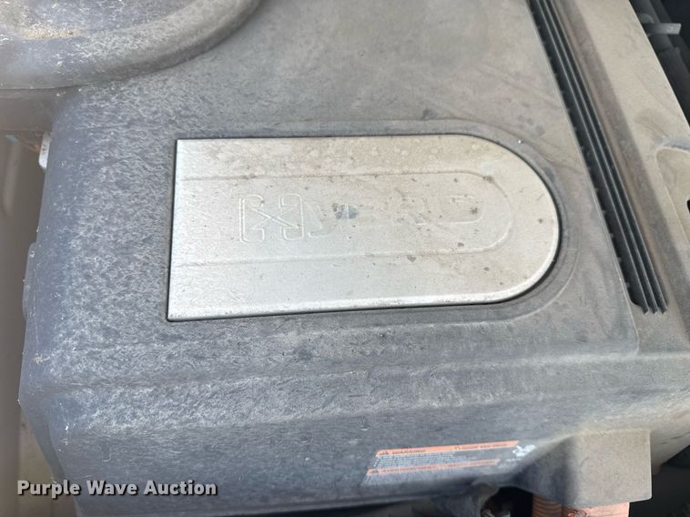 image for item EG8126 2010 Chevrolet Silverado Hybrid Crew Cab pickup truck