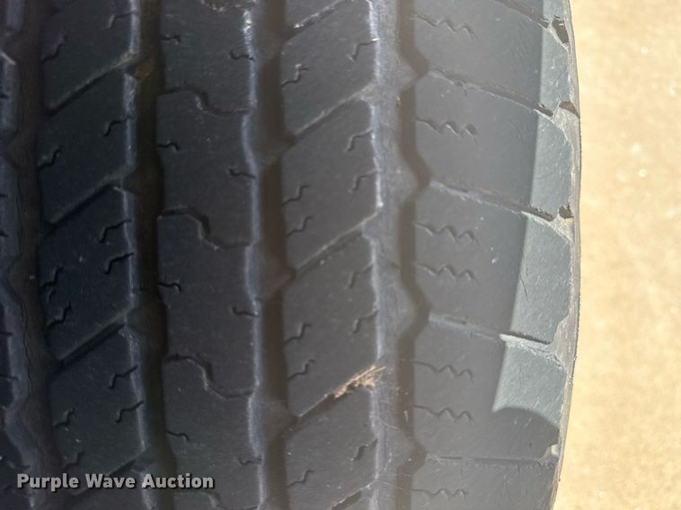 image for item EG8126 2010 Chevrolet Silverado Hybrid Crew Cab pickup truck