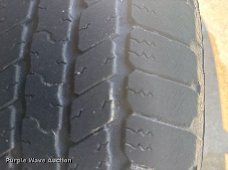 image for item EG8126 2010 Chevrolet Silverado Hybrid Crew Cab pickup truck